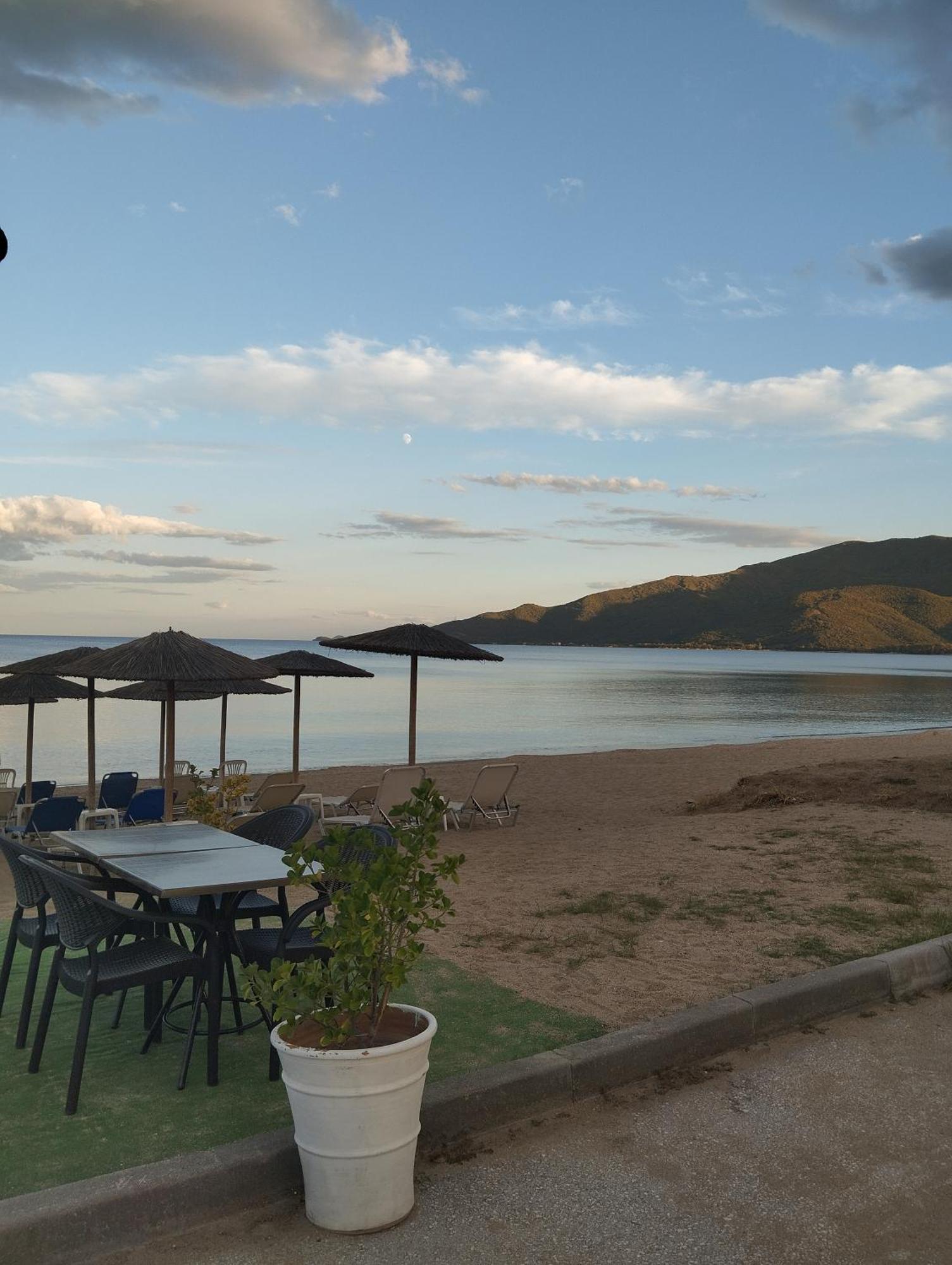 Bella Vista Apartments Nea Vrasna Bagian luar foto